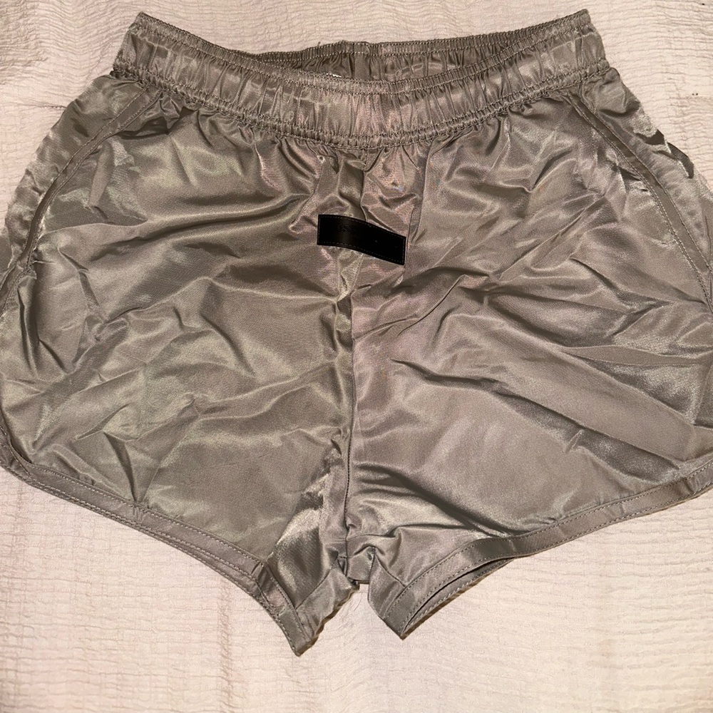 WOMENS ESSENTIALS FEAR OF GOD RUNNING SHORTS SIZE SMALL
